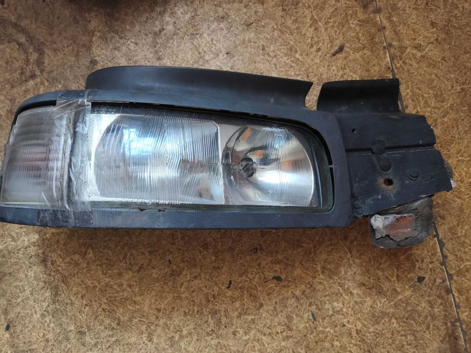 Фара Права Рено Преміум в сборі