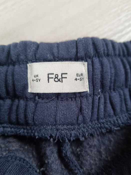 Spodnie dresowe granatowe F&F roz 104