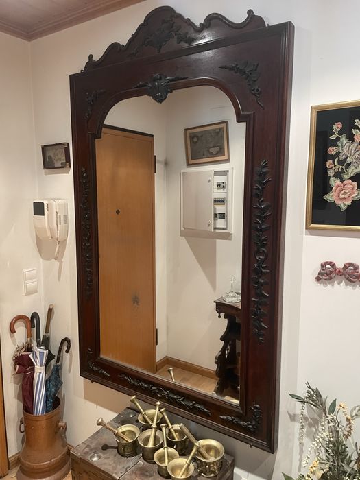 Grande Espelho em Madeira
