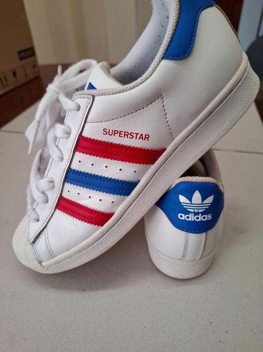 Sapatilhas adidas em bom estado