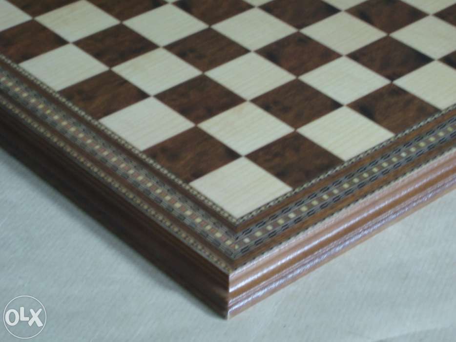 Jogo de xadrez e damas de luxo