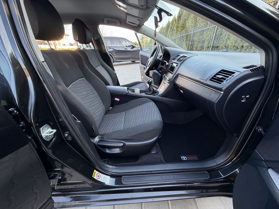 Продам Авенсис Дизель 2.0 D-4D