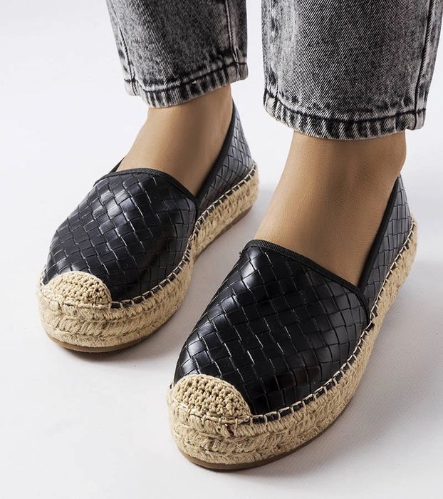 Czarne espadryle zdobione tłoczeniem Geoffrey