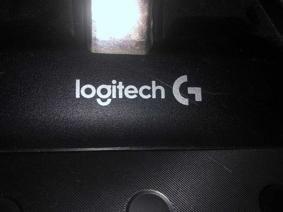 Volante e pedais logitech