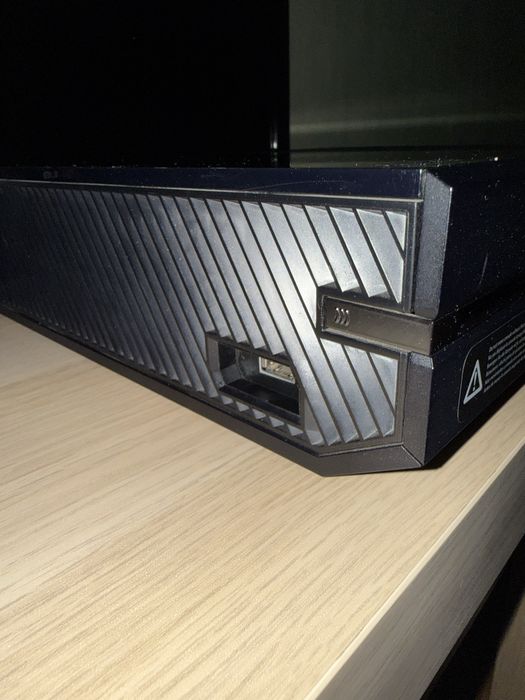 Продам Xbox ONE FAT 500 gb