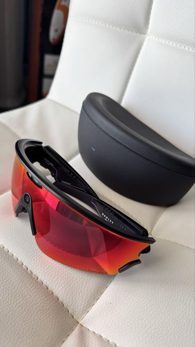 Sprzedam nowe oryginalne okulary Oakley Meta OW8001 Vanguard