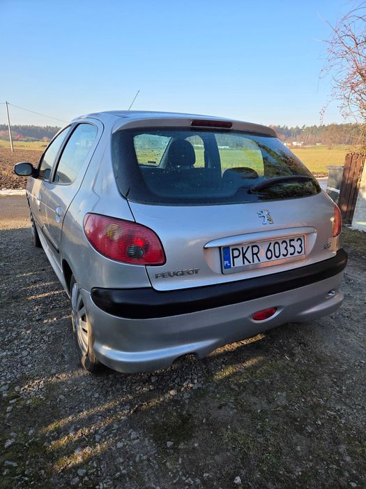 Peugeot 206 benzyna 1.2 ważne opłaty 2004r. Nowy rozrząd