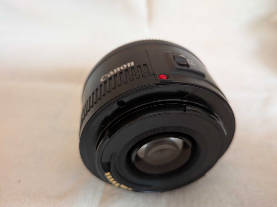 CANON EF 50mm f/1.8 II
