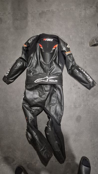 Sprzedam kombinezon marki Alpinestars model Force Chaser 2 PC 
Rozmiar