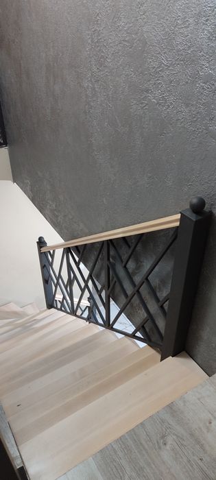 Сходи, каркас з металу