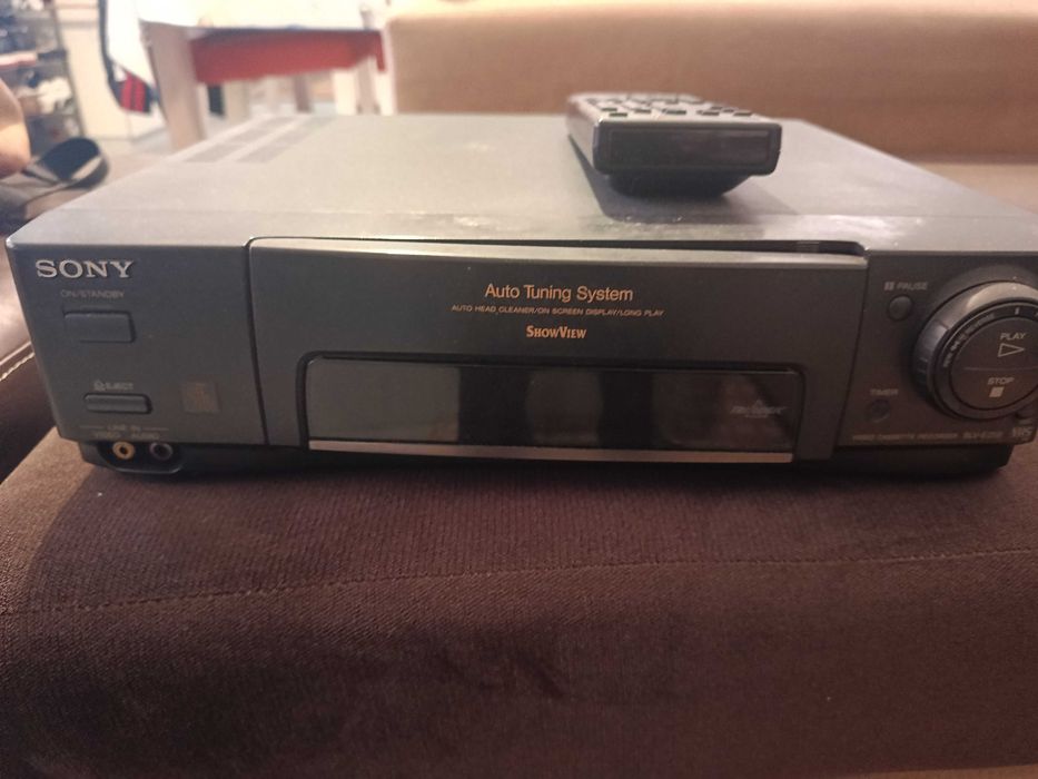 Leitor de Vídeo Cassetes VHS Sony (com Comando)