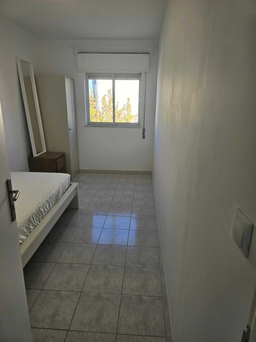 Alugo Quarto - Montijo