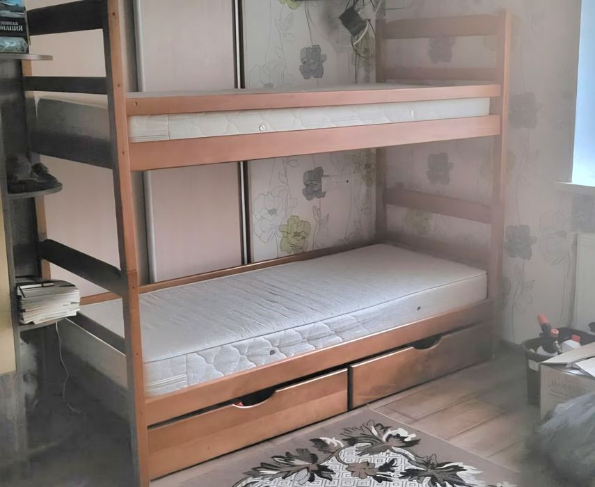 Продам двохярусне ліжко
