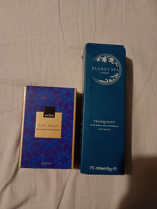Zestaw Avon: Perfumy Far Away + Maseczka Planet Spa