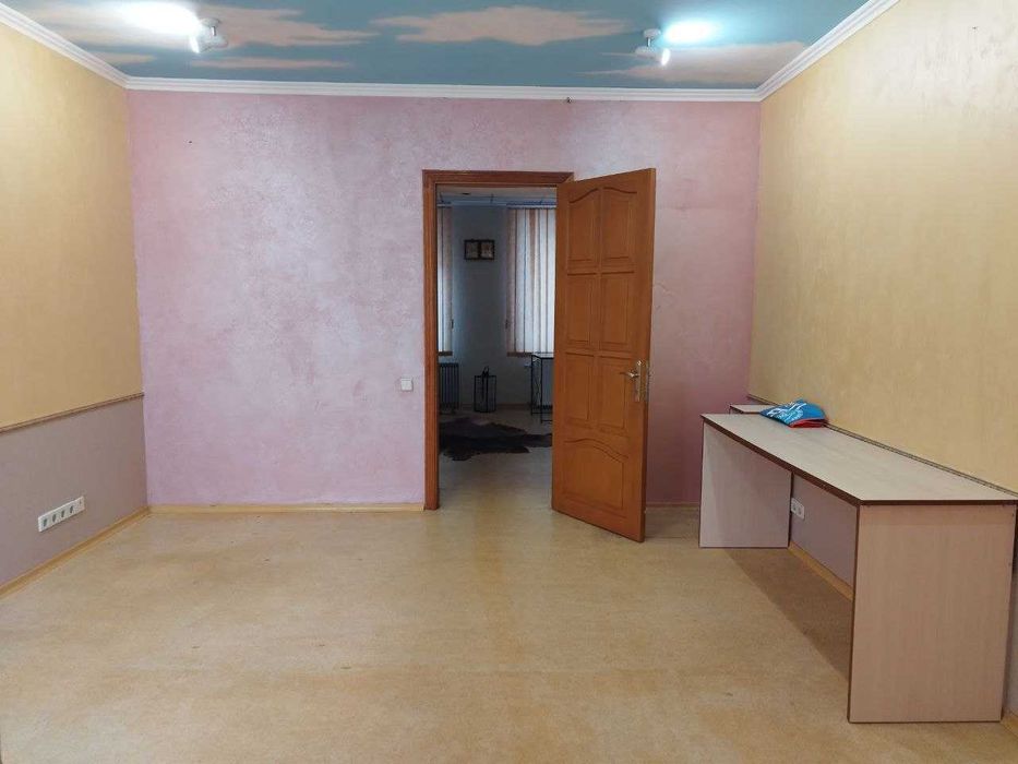 Центр продаж комерційного приміщення частина будинку Н