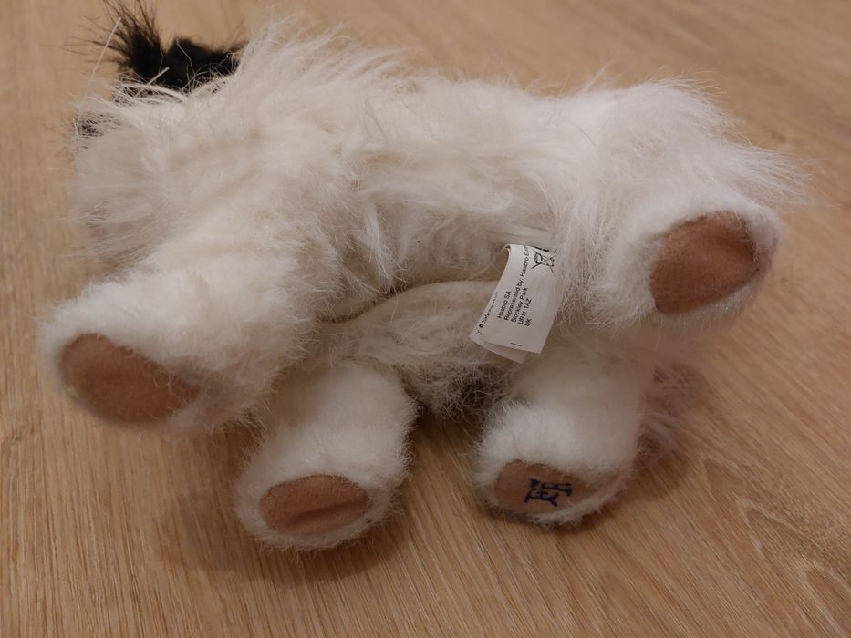 Gato FurReal mia e anda