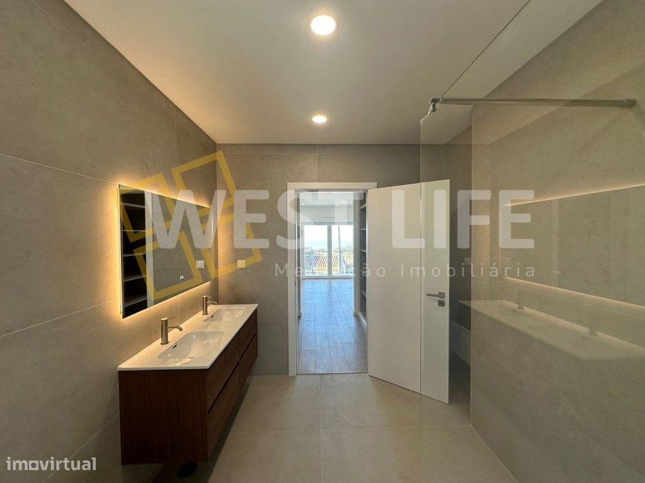 Moradia T3+1 com SUITE, Terraço, excelente iluminação natural e loc...