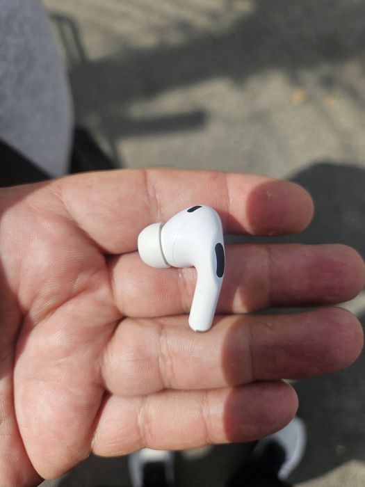 Лівий наушник airpods pro 2