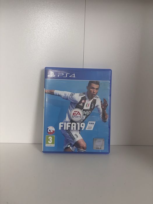 Gra Fifa 19 na PS4