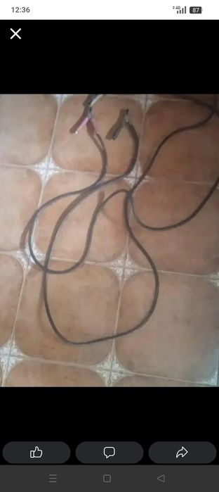 Vendo cabos de ligação a bateria.