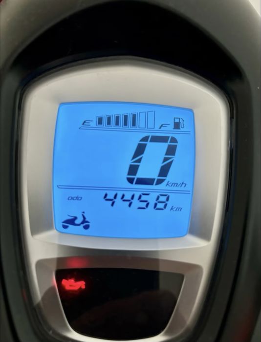 Vespa 946 Emporio Armani