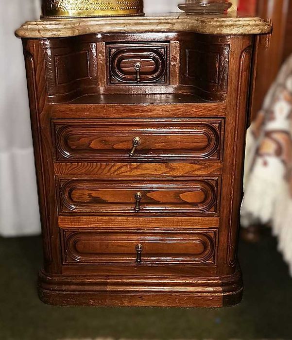 Cama de casal em madeira + 2 mesas de cabeceira | Braga