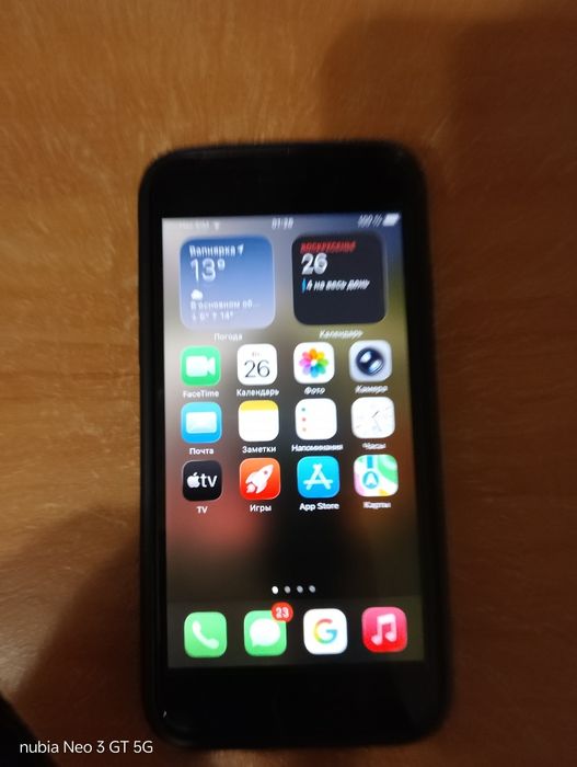 Телефон iphone  SE 2020