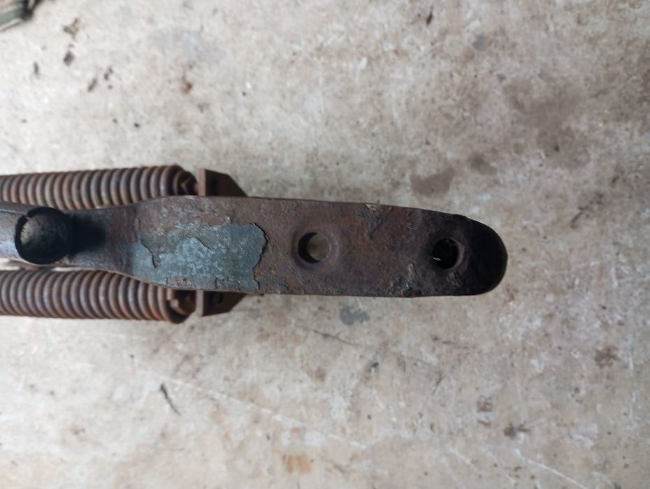 Пружинні механізми підйому секцій культиватора (2 шт.)