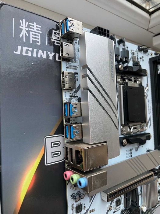 Материнська плата JGINYUE B650M-PRO AM5 mATX (White)