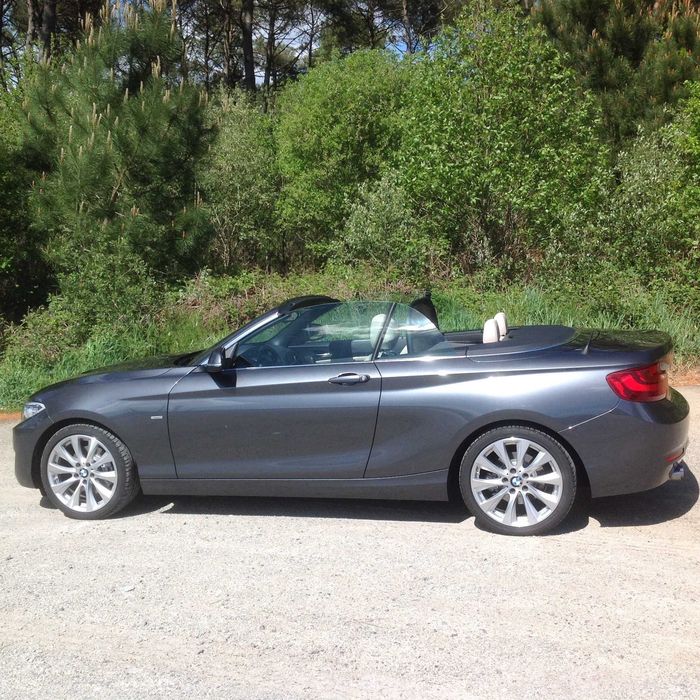 carro cabrio 220D Luxury