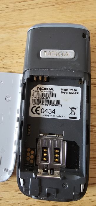 Trzy telefony Vintage Nokia 2626 i 2330c-2 i Samsung GT-E 1080W