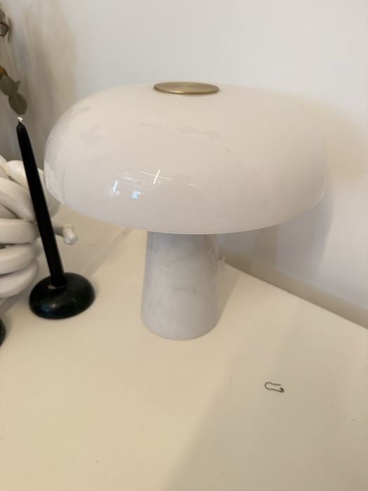 Candeeiro de Mesa Design Mármore e Acrílico Branco Premium