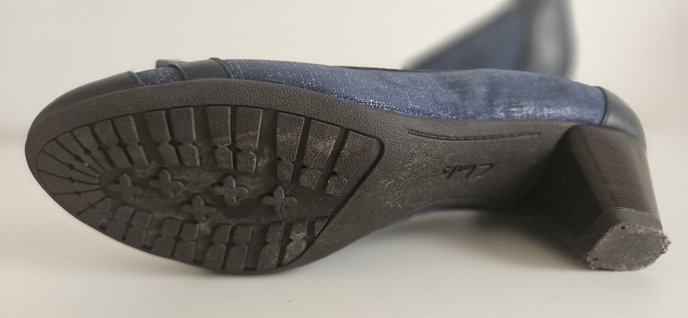 Granatowe czółenka kokarda  Clarks 38  jak nowe