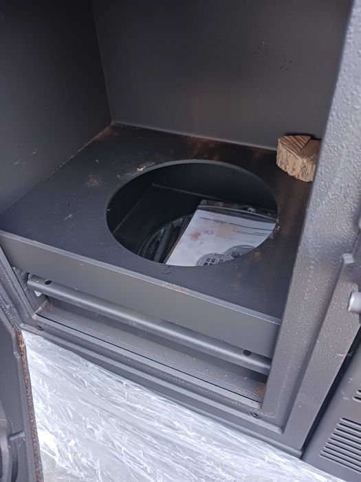 Salamandra ventilada a lenha  Fortlar Nova na embalagem.