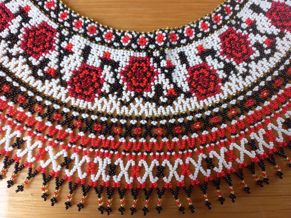 Традиційна українська силянка з чеського бісеру до вишиванки, намисто