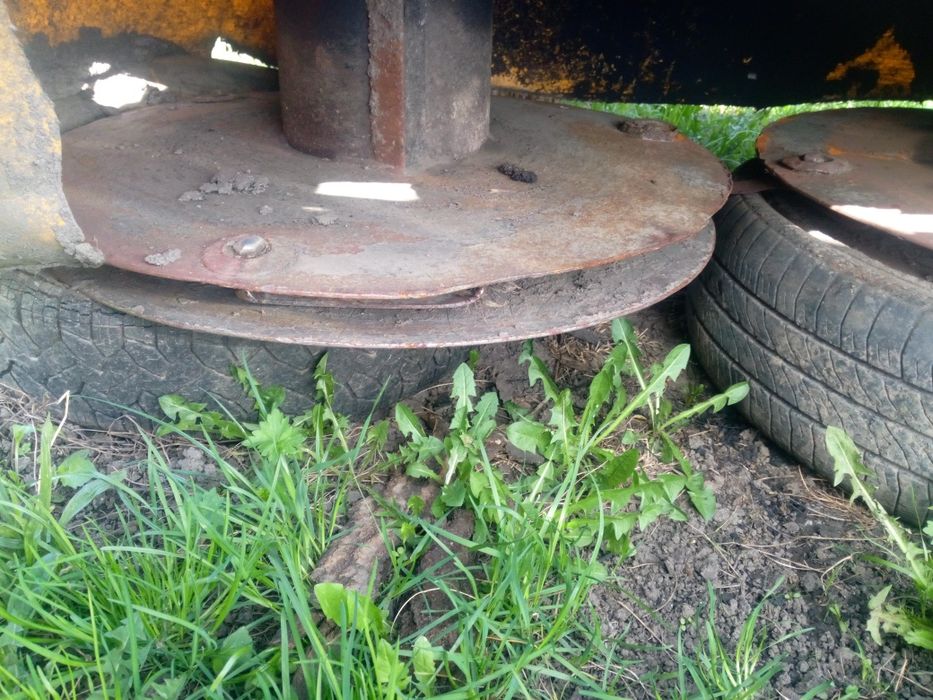 Продам роторну косарку крн -135 . Всі деталі по телефону .