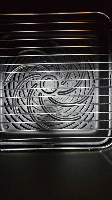 Vendo Air Fryer Xiaomi com wi-fi e App para telemóvel como nova e ofereço tostadeira Ariet com alguns sinais de uso mas a funcionar em pleno.