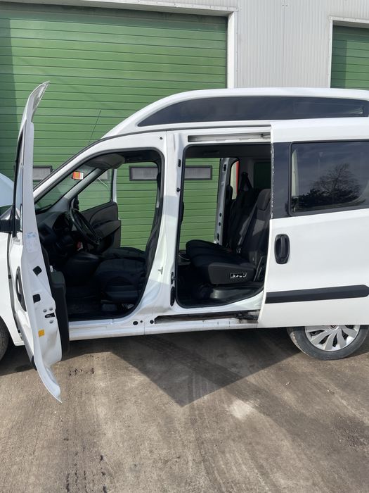 Fiat Doblo dla niepełnosprawnych z podjazdem  1.6 Diesel