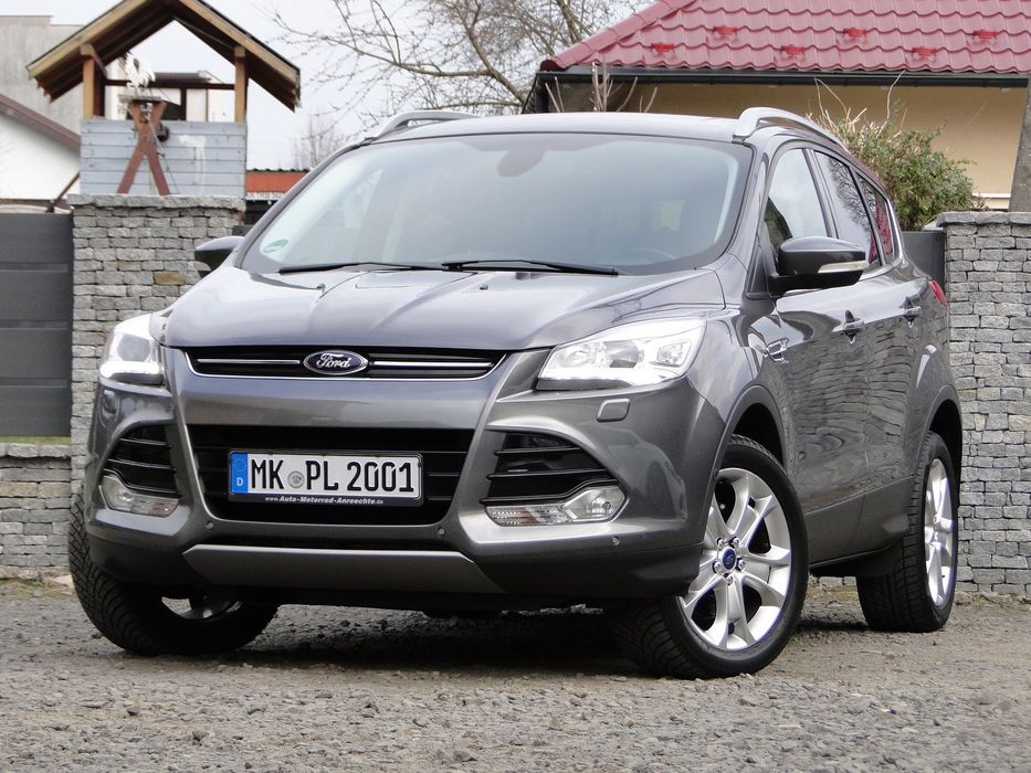 Ford Kuga 2.0 163 PS / 4x4 / Panorama / Bi-Xenon / Kamera / SONY / Bezkolizyjna
