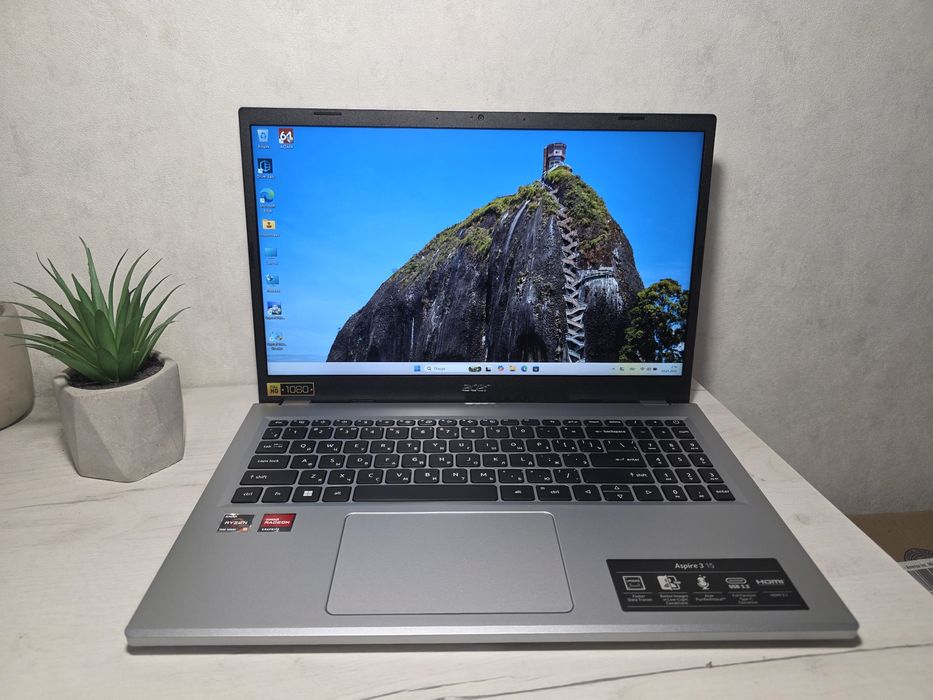 Як НОВИЙ Acer Aspire 3 15.6"  Ryzen 5 7520u 8Gb DDr5 512Gb SSD NVme FH