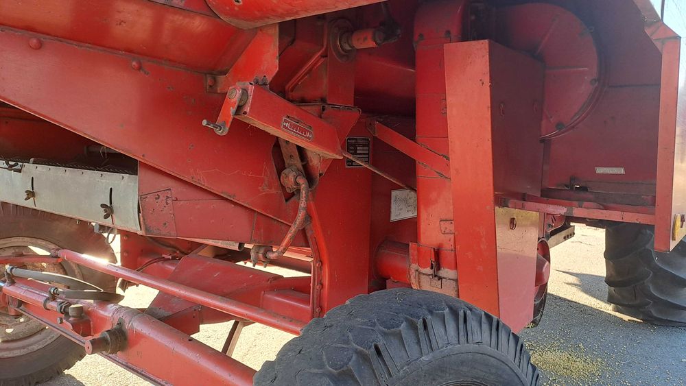 Продам комбаїн Massey Ferguson 530L