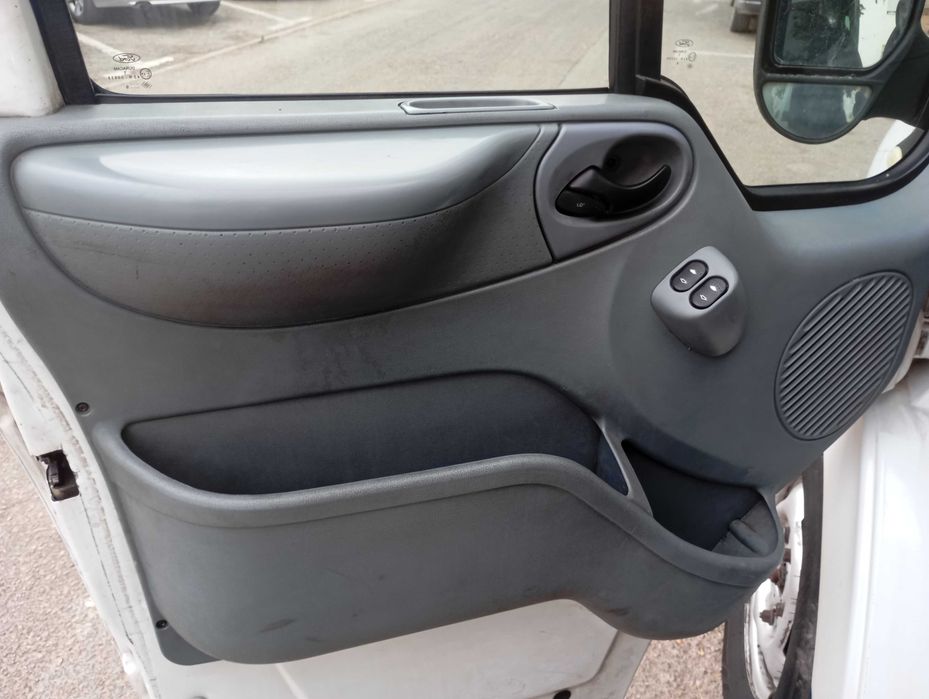 Ford Transit 9 lugares mista