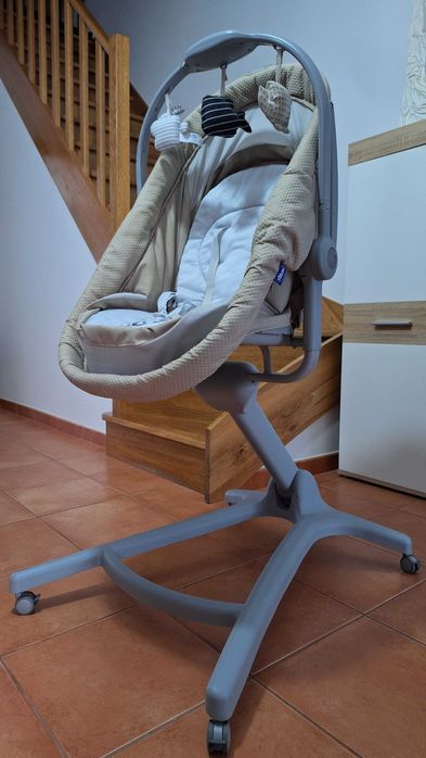 Baby hug 4 em 1 Chicco usado como novo