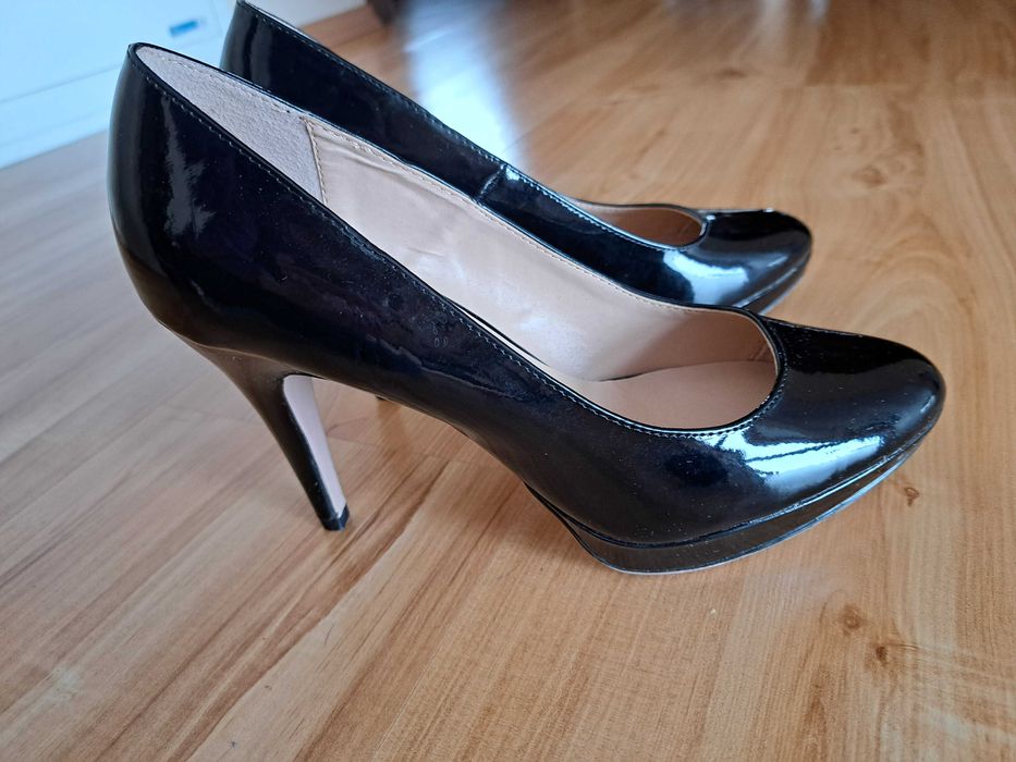 Szpilki lakierowane Graceland nowe r. 38