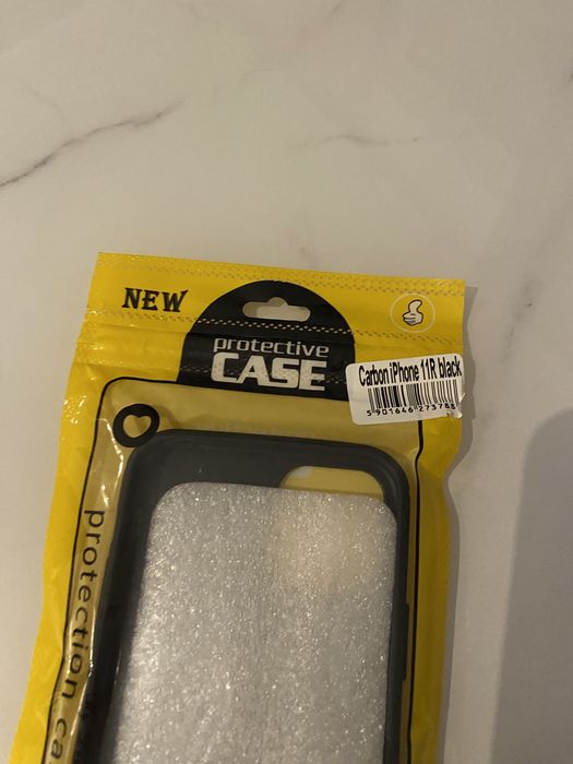 Etui do Iphone 11R z Carbonu