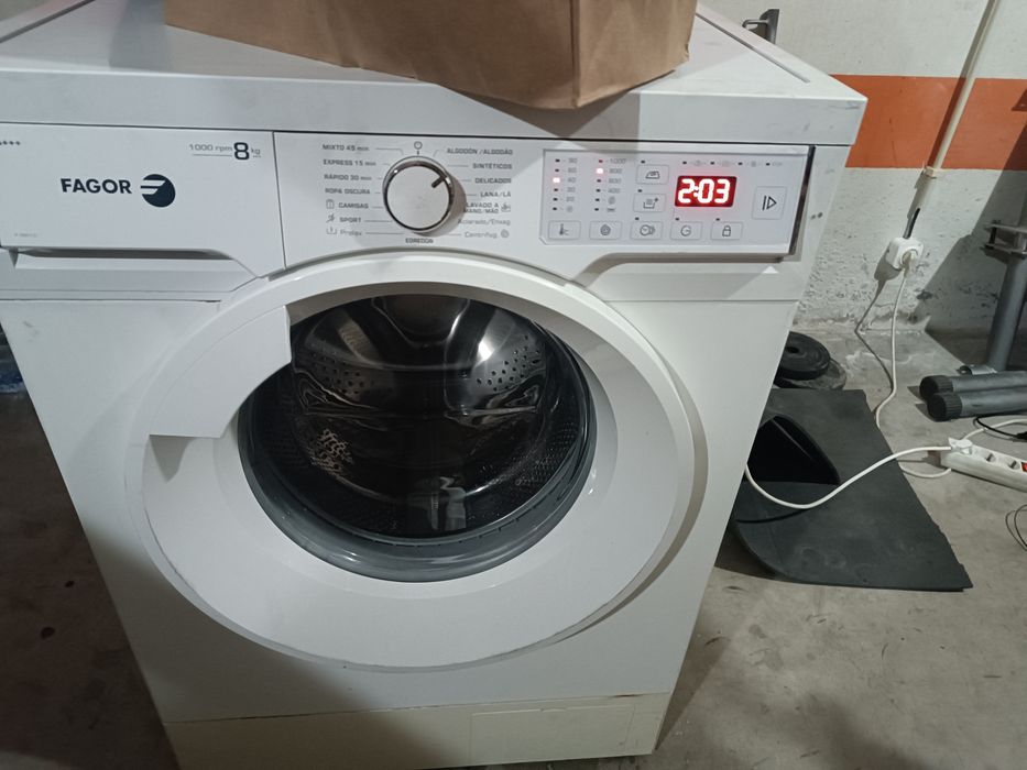 Vendo máquina de lavar roupa Fagor