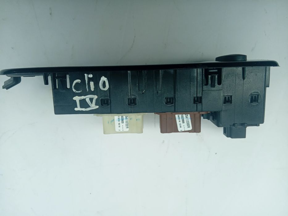 Comando / botão / interruptor vidros frente esquerdo RENAULT Clio IV (