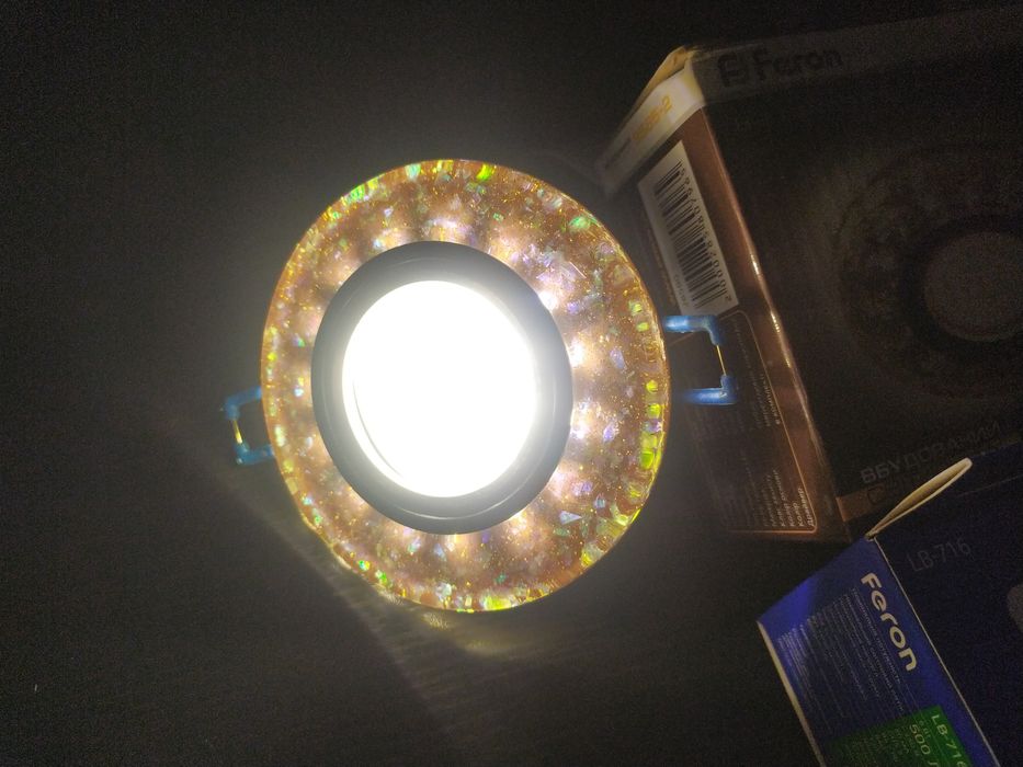 Светильник встраиваемый