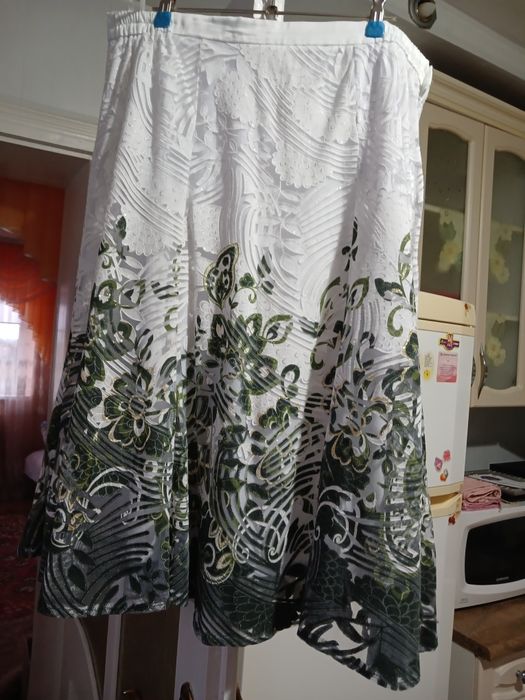 Жіночий літній костюм