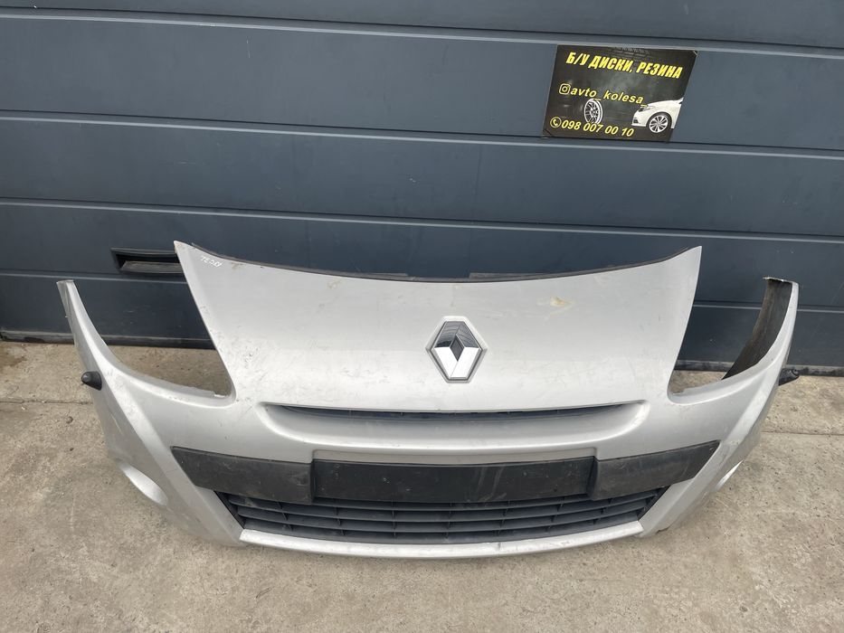 Бампер передній  Renault Clio3. 2009-2013 Рено Кліо